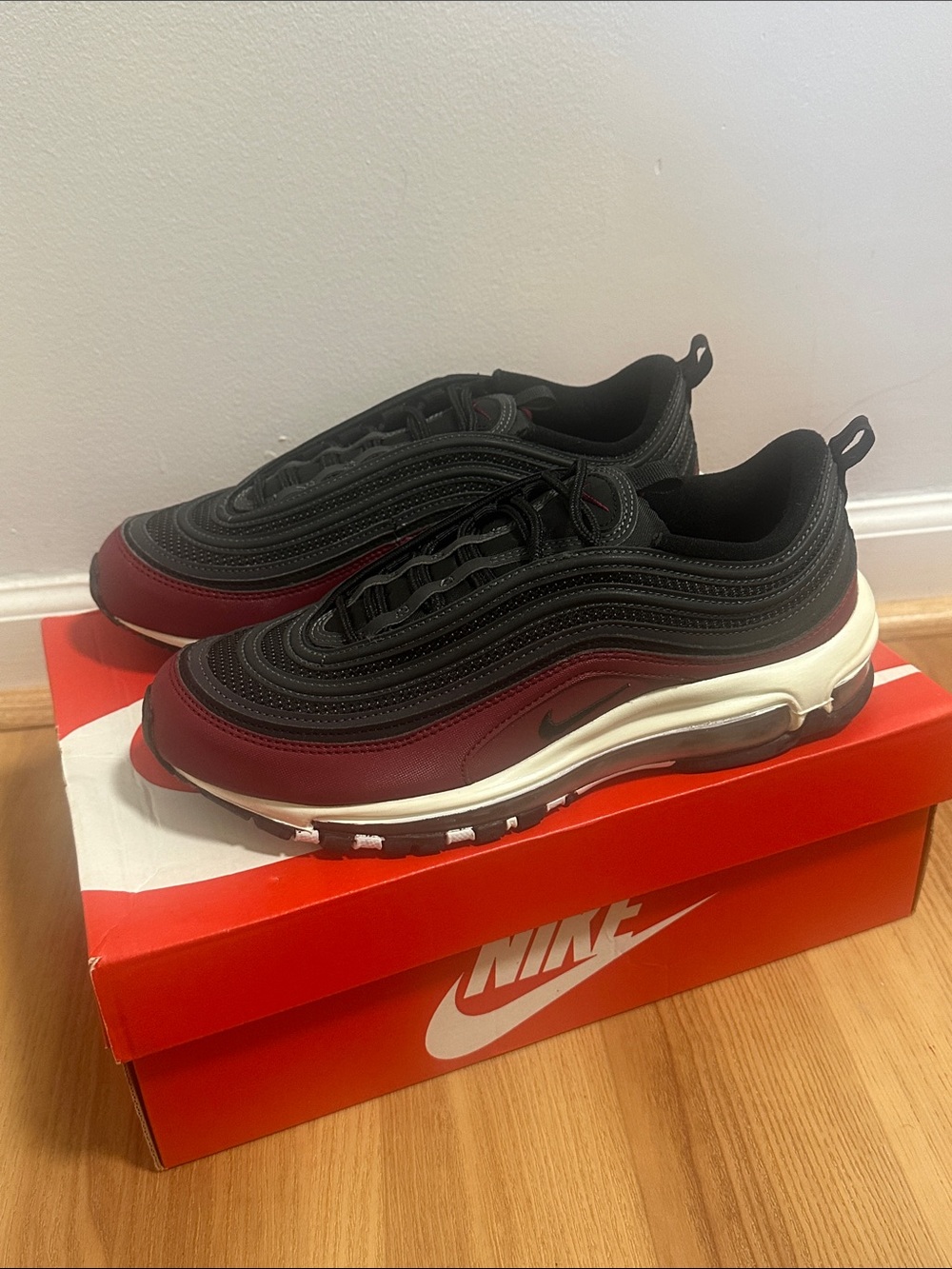 Nike Men's Black and Burgundy Air Max 97 Sneakers